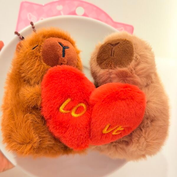 Llavero capybara pareja love