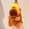 Llavero capybara pollito