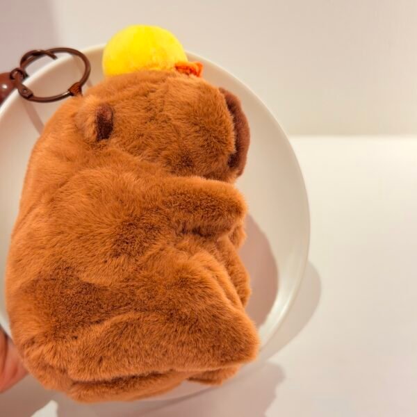 Llavero capybara pollito