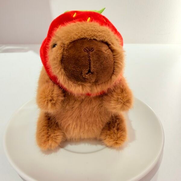 Llavero capybara fresa