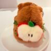Llavero capybara manzana