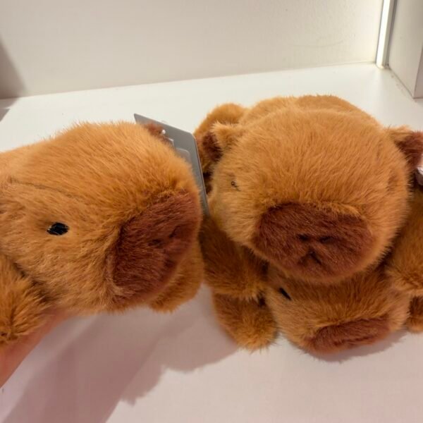 Peluche capybara