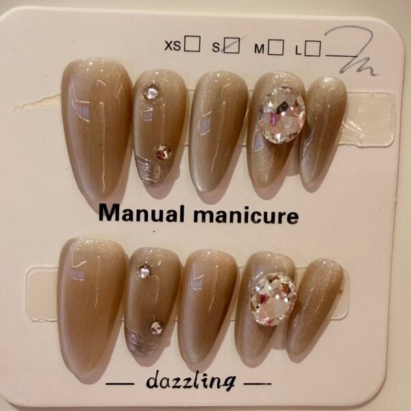 Uñas postizas