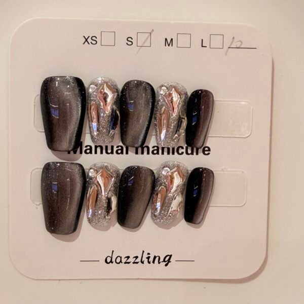 Uñas postizas