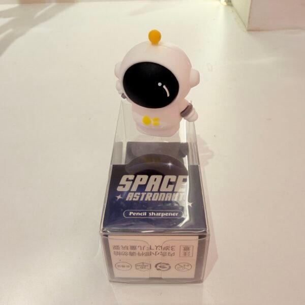 Sacapuntas astronauta
