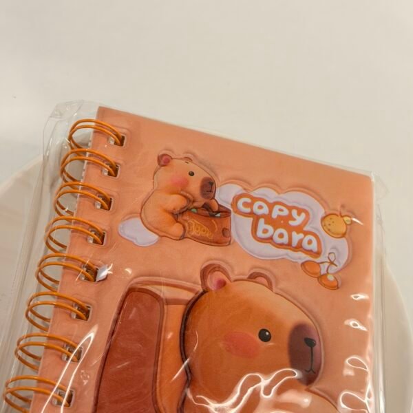 Minilibreta de capybara con líneas